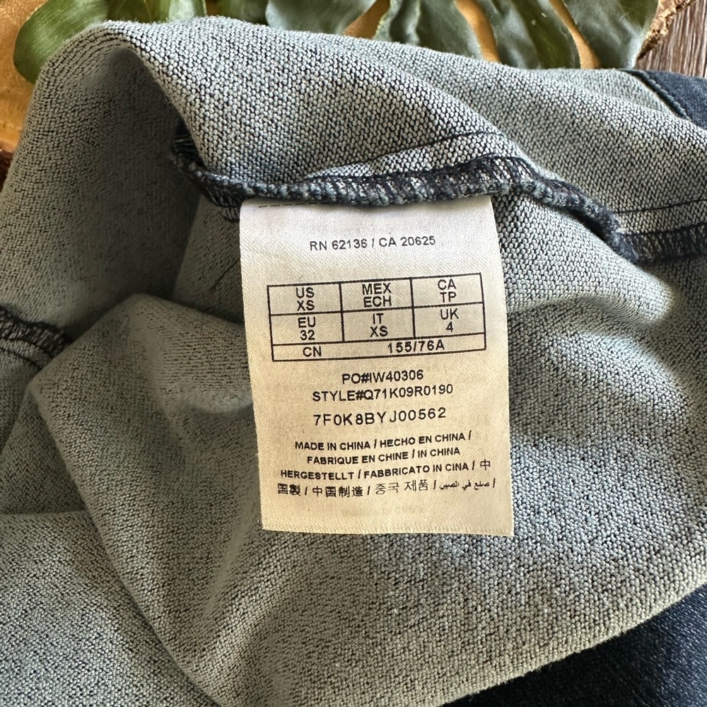 Guess jean dress size xs - Picture 7 of 8